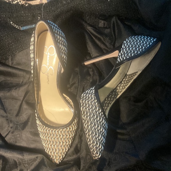 Heels - Picture 2 of 3